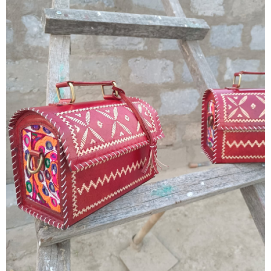 HAND EMBROIDERED LEATHER HUT BAG HAND EMBROIDERED LEATHER HUT BAG