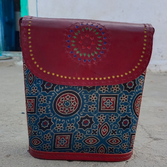 HAND MADE LEATHER SLING BAG