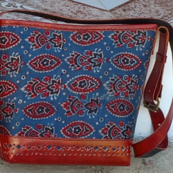 HAND MADE LEATHER SLING BAG