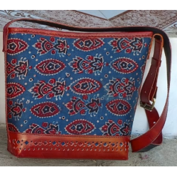 HAND MADE LEATHER SLING BAG