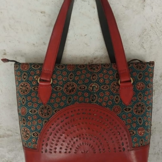 HAND MADE LEATHER SLING BAG (BIG)