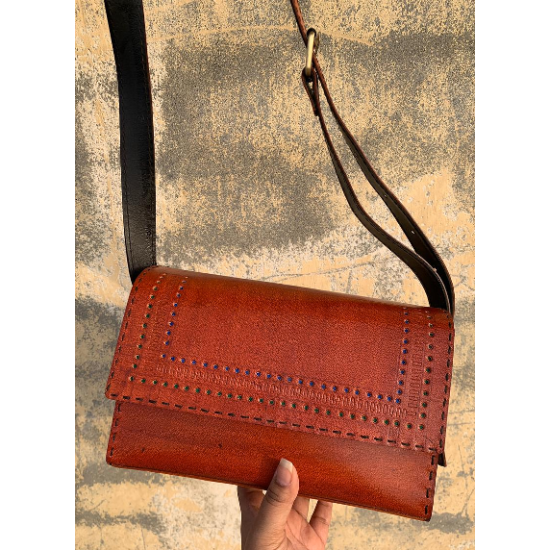 HAND MADE LEATHER SLING BAG (BIG) HAND MADE LEATHER SLING BAG (BIG)