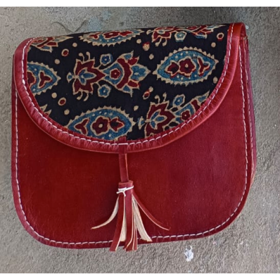 HAND MADE LEATHER SLING BAG HAND MADE LEATHER SLING BAG