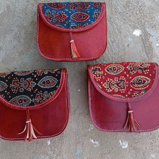HAND MADE LEATHER SLING BAG